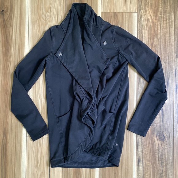 SOLD Lululemon Thats A Wrap Top - Picture 4 of 4